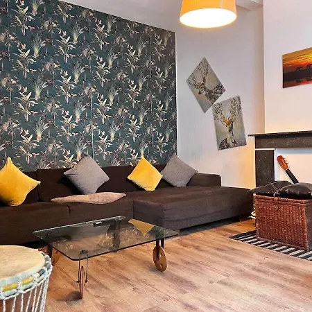 In The Heart Of Town Apartment