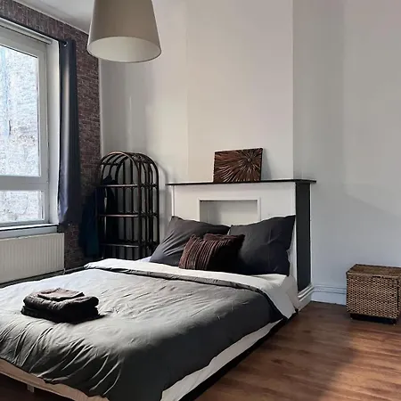 In The Heart Of Town Apartment