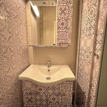 In The Heart Of Town Apartment